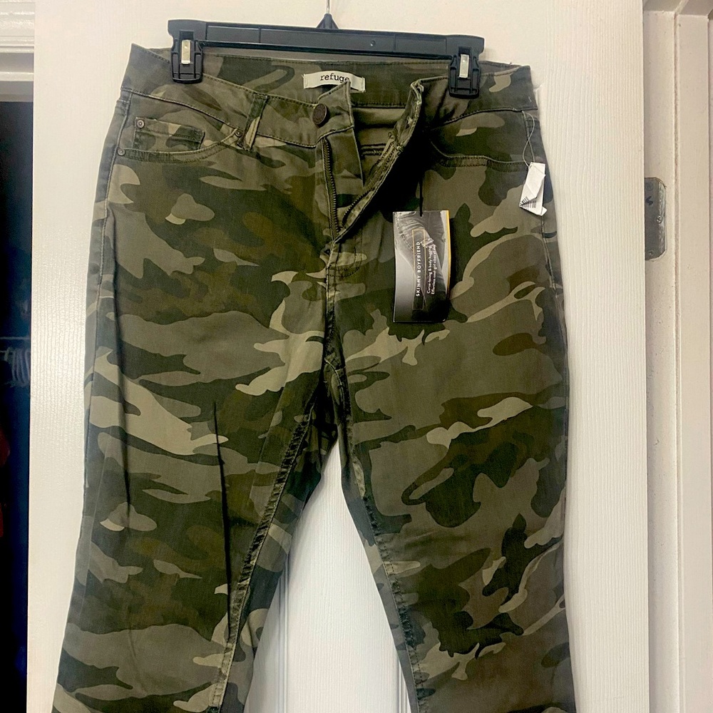 Charlotte Russe Camo Boyfriend Skinny Jeans Size 10